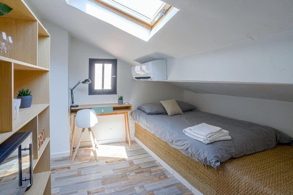 Studio Sous Les Toits Tres Bien Place Et Climatise Montpellier Exterior foto